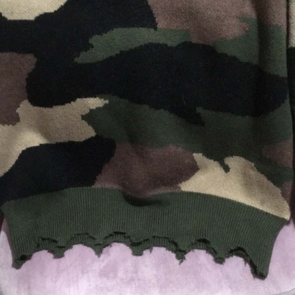 🧣 ❄️ NWT camo sweater tunic ❄️ 🧣 - Picture 7 of 8